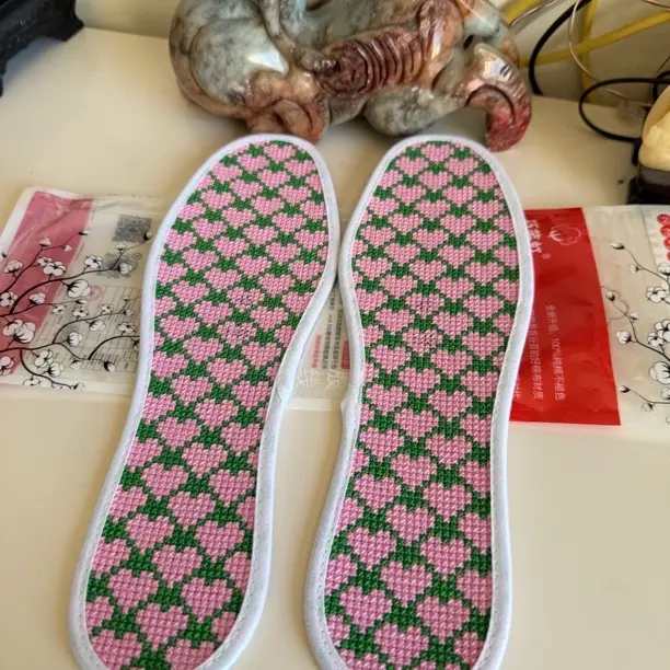 【纯手工制品】十字绣鞋垫，三大甜妹亲手制作