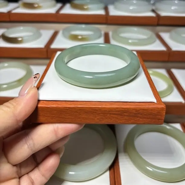 57圈12/9新疆和田玉且末蓝飘糖手镯