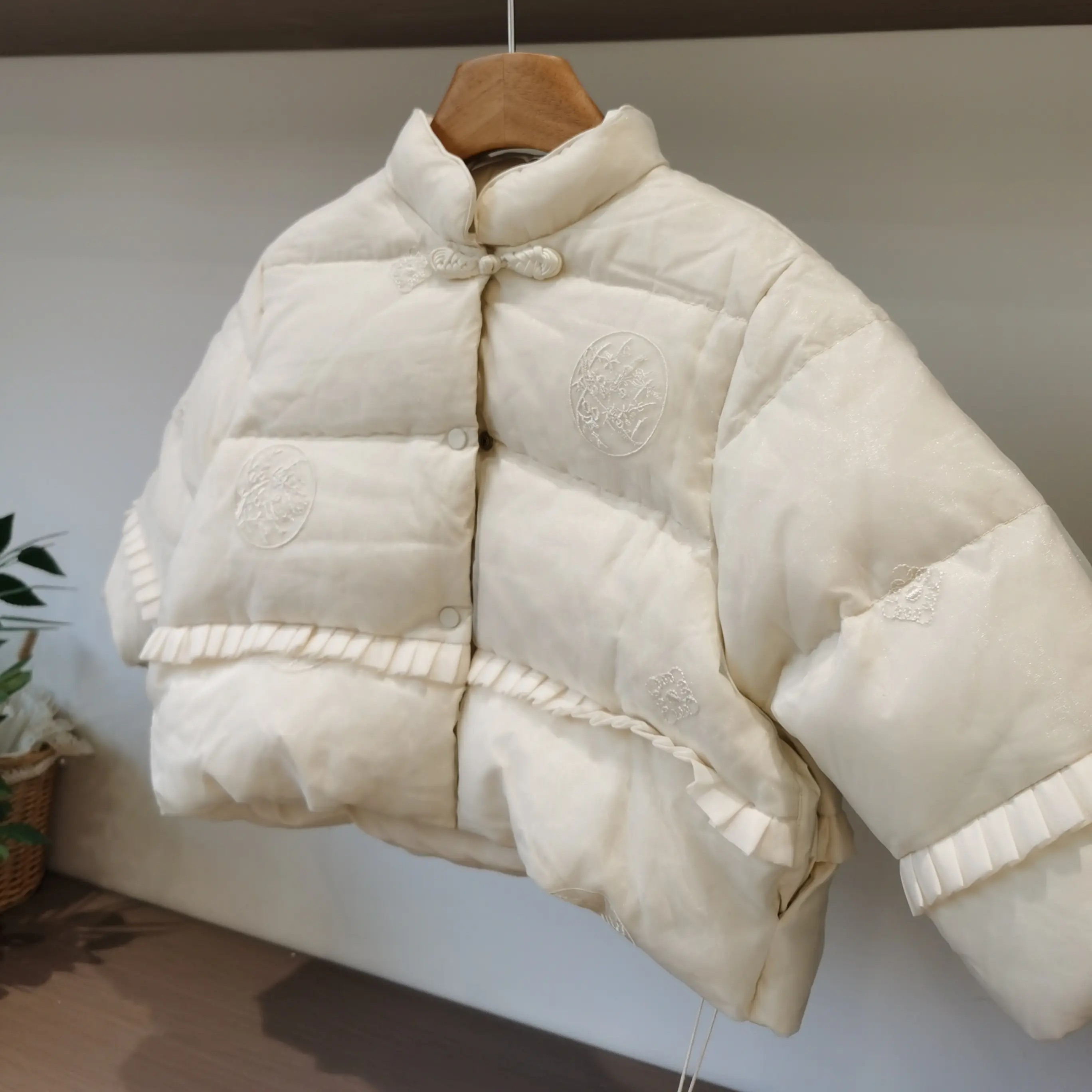 儿童冬季新款三防连帽韩系时尚设计感白鸭绒羽绒服