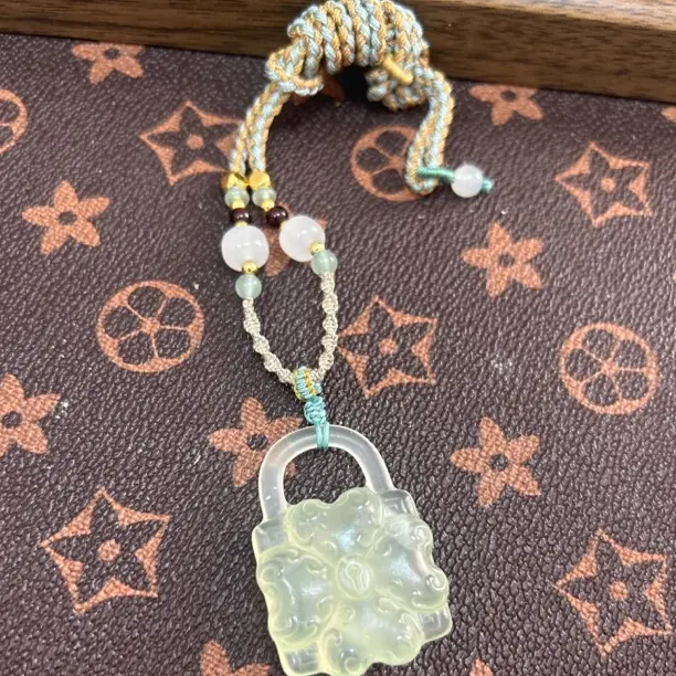 冰透古风颈饰手工雕刻女款气质