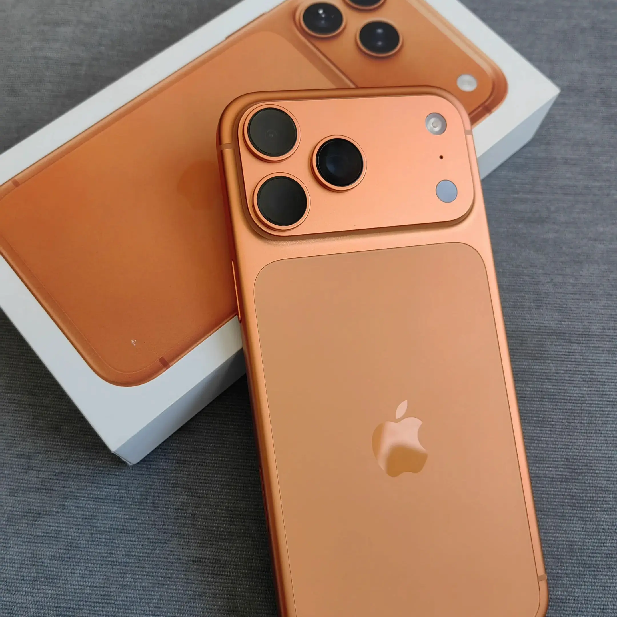 肤感贴皮适用17Promax防摔16/15/14/13大视窗护镜简约软手机壳