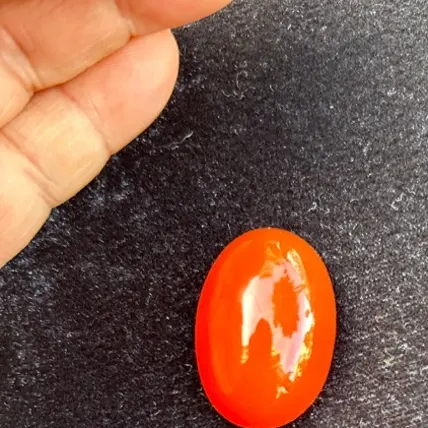 南红玛瑙未镶嵌保山冰红戒面个大饱满色泽红艳原矿散珠（12.1克）