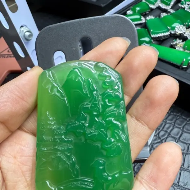 天然玉髓山水牌吊坠精工大气款