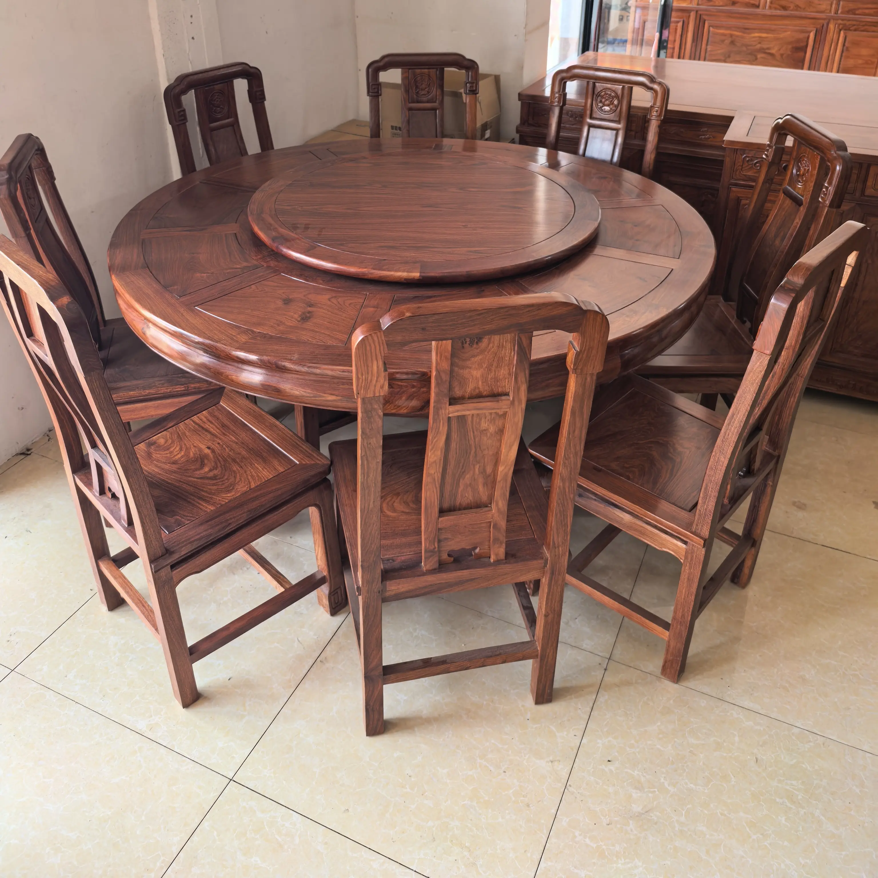 刺猬紫檀158七星伴月素面圆台配八张国色天香椅餐台餐厅红木家具