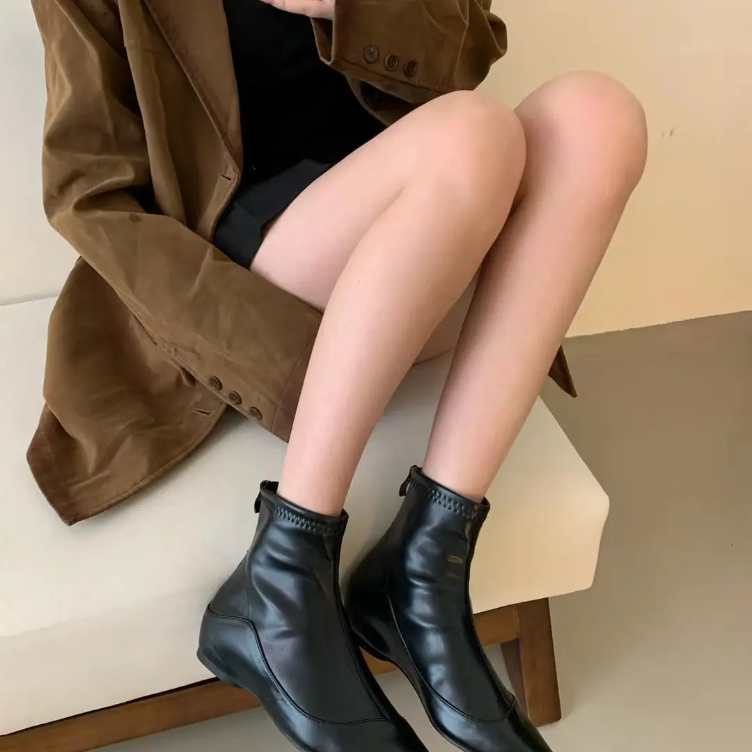 后拉链冬季尖头内增高极简风女短靴