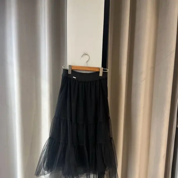 麦寻秋季新款QHMYS01B网纱松紧腰A字裙通勤百搭黑色长款半身裙