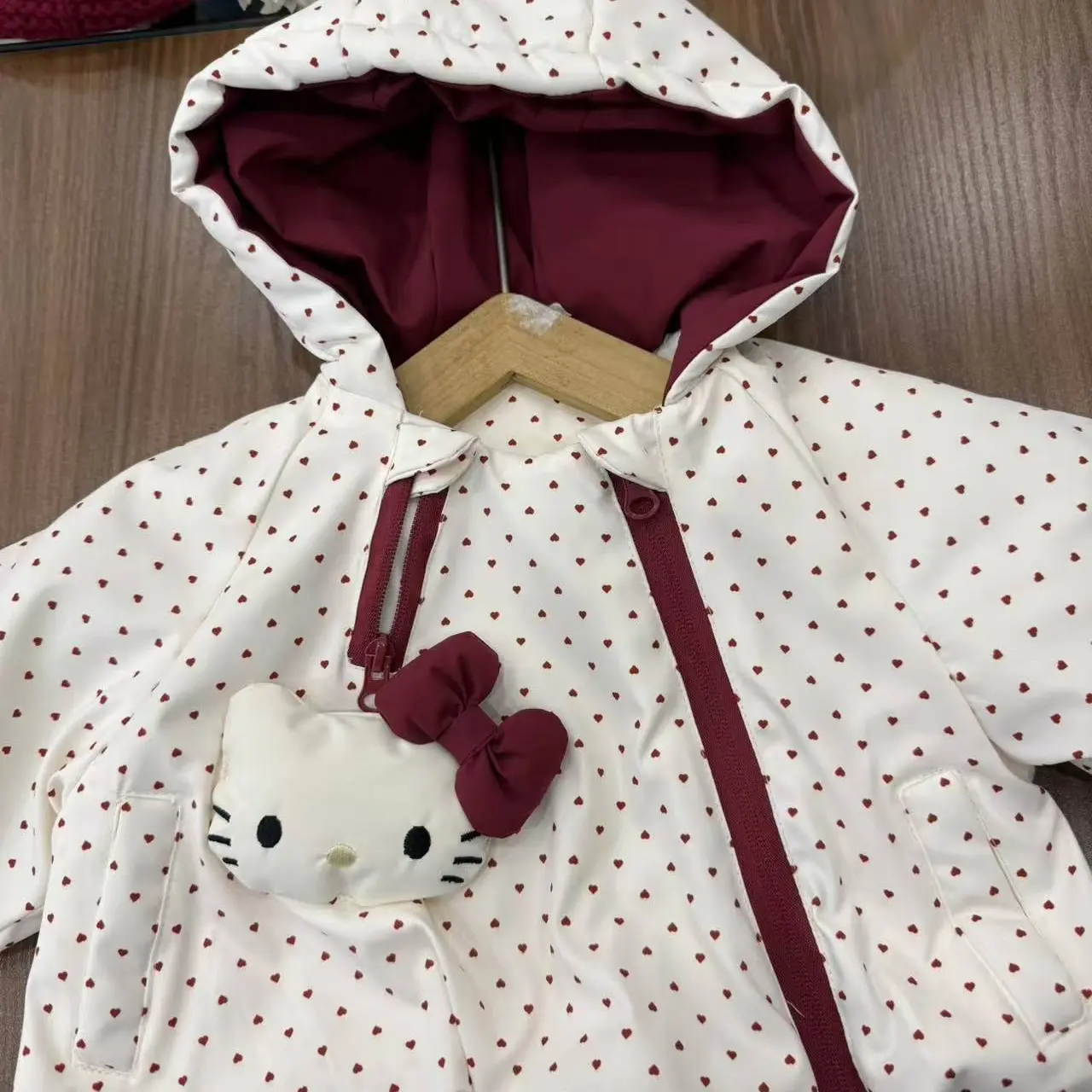 One朵～KT夹棉连帽保暖外套