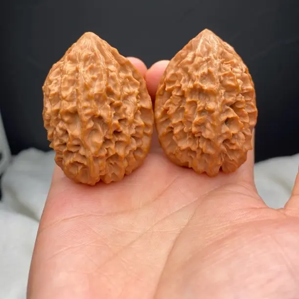 文玩核桃麒麟纹官帽四座楼狮子头手把玩件野生麦穗虎头