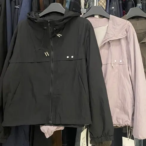 薄款常规透气休闲风连帽女短外套长袖常规款风衣