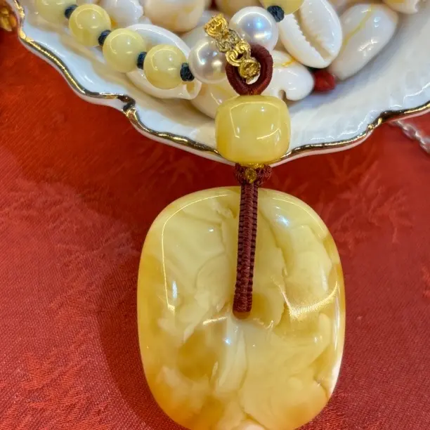 天然俄料蜜蜡饰品吊坠（勿私拍）