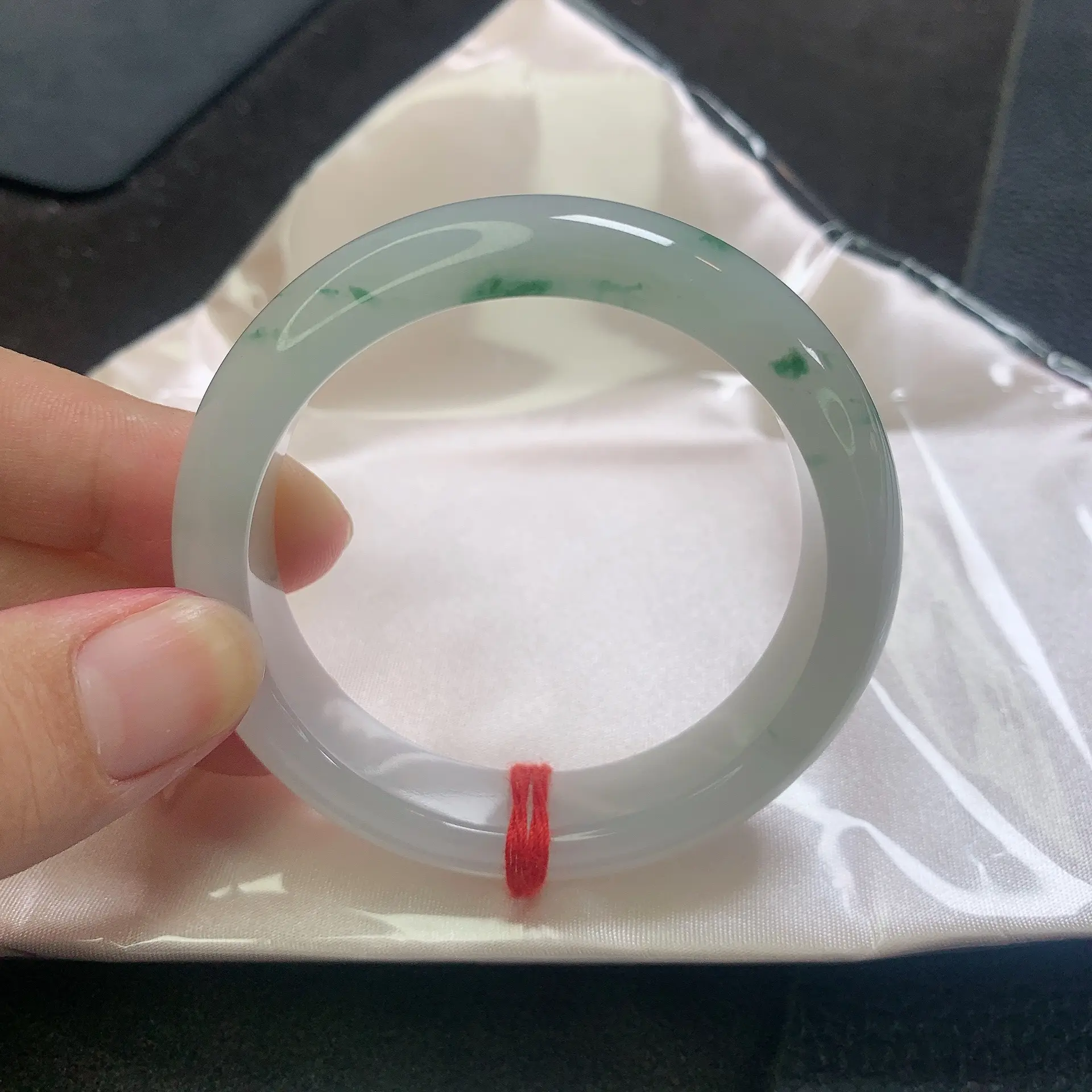 A14缅甸天然A货翡翠52-53圈口飘花正圈手镯、有纹裂