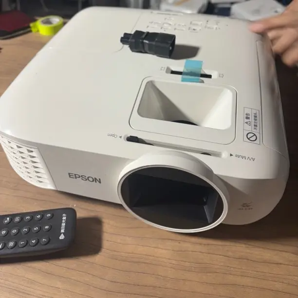 高清1080P投影仪家庭影院投影仪 运费自理