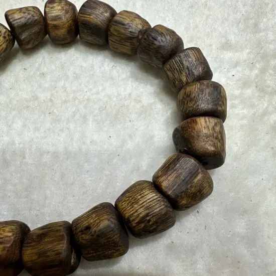 沉香海南白棋手串12克多样性发一条