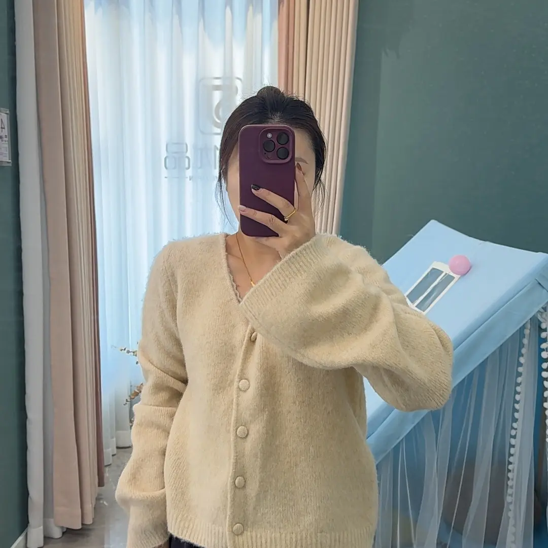 韩版复古洋气百搭软糯舒适绵羊毛V领针织开衫秋季女