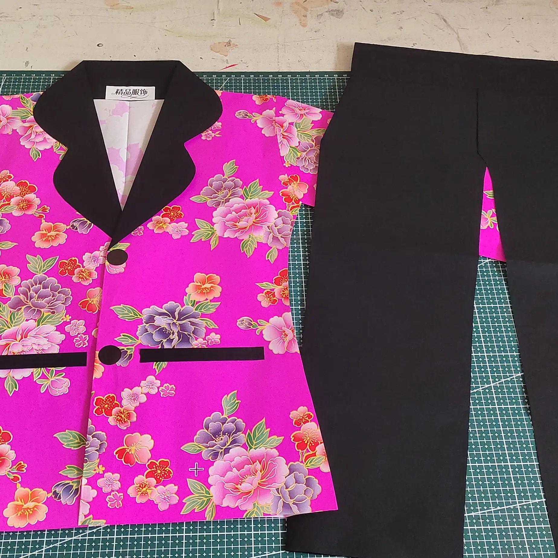 仿真板纸质西装套装