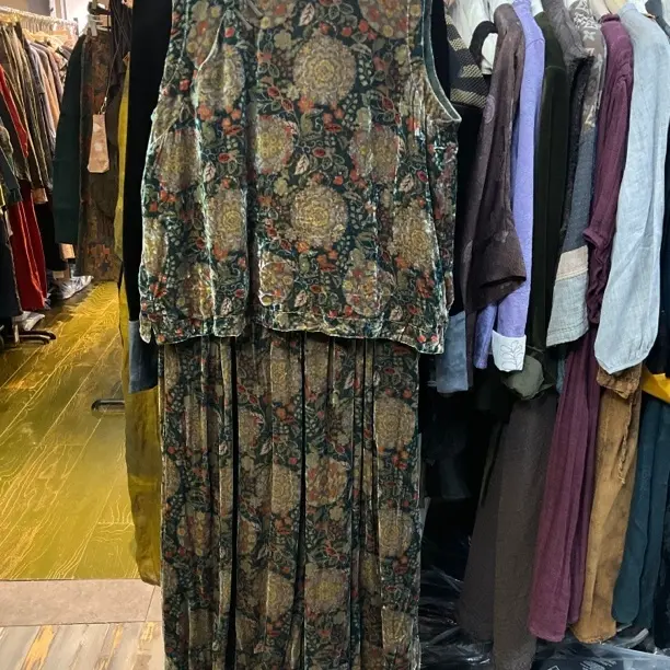（实物以直播间扣号为主）真丝绒印花马甲和灯笼裤套装
