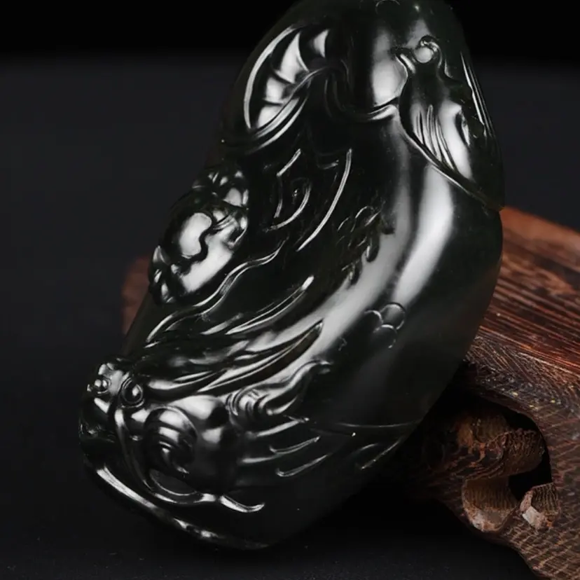 新疆和田玉黑青龙手把