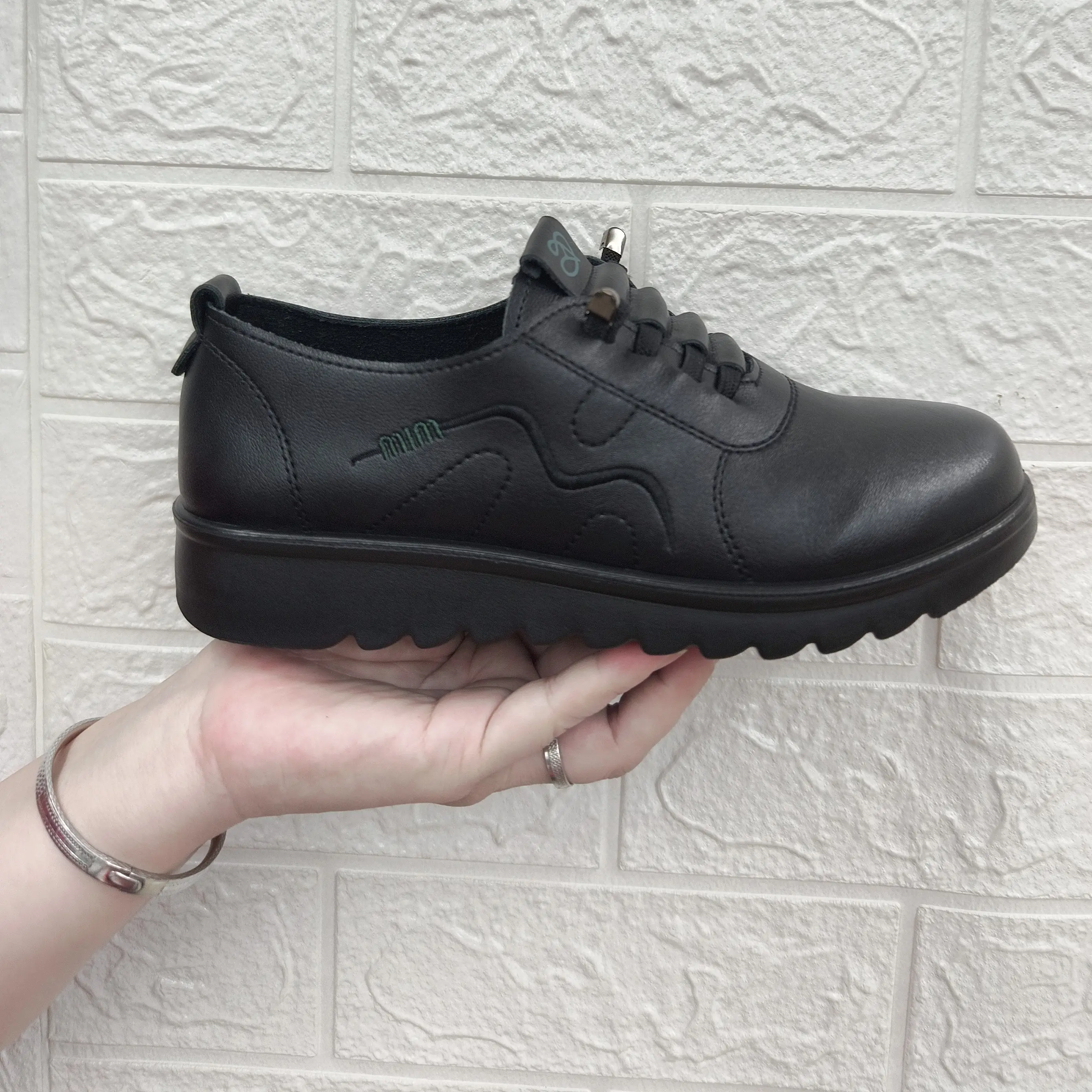 舒适时尚百搭软底黑色单鞋防滑女士皮鞋休闲鞋