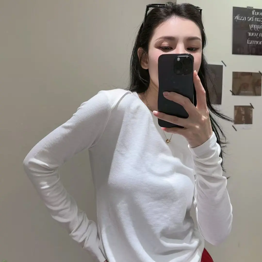 秋冬新款简约纯色圆领长袖显瘦百搭打底T恤女