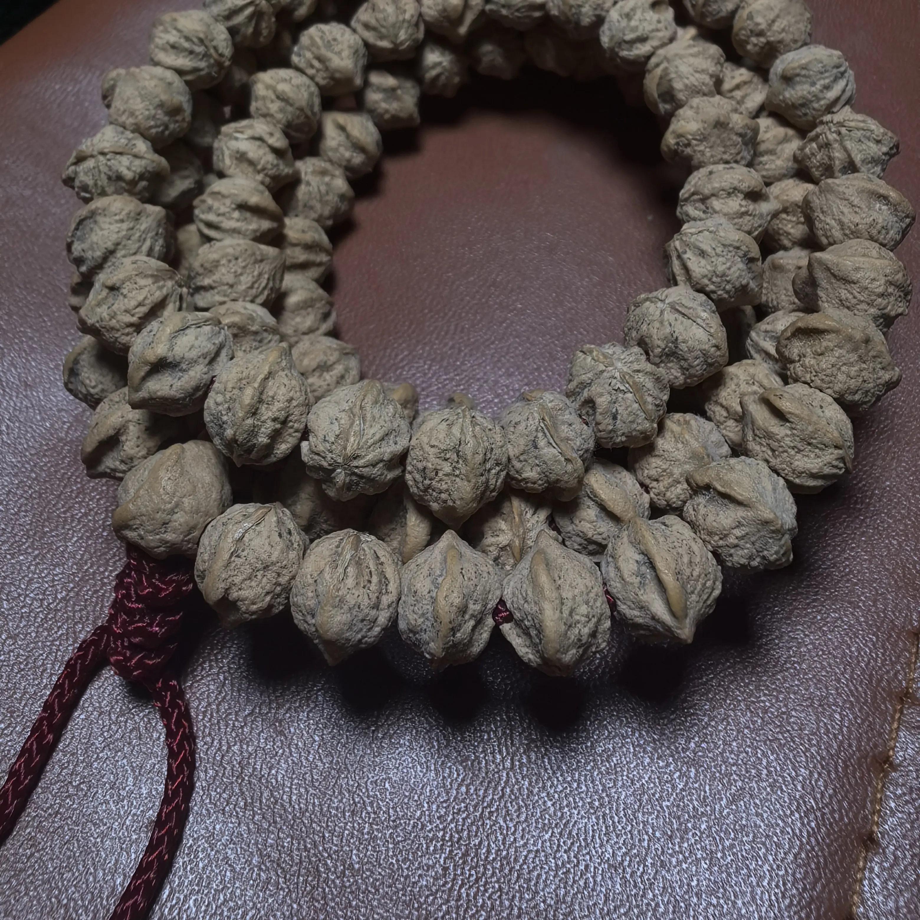 天然大尺寸柏香籽文玩长串