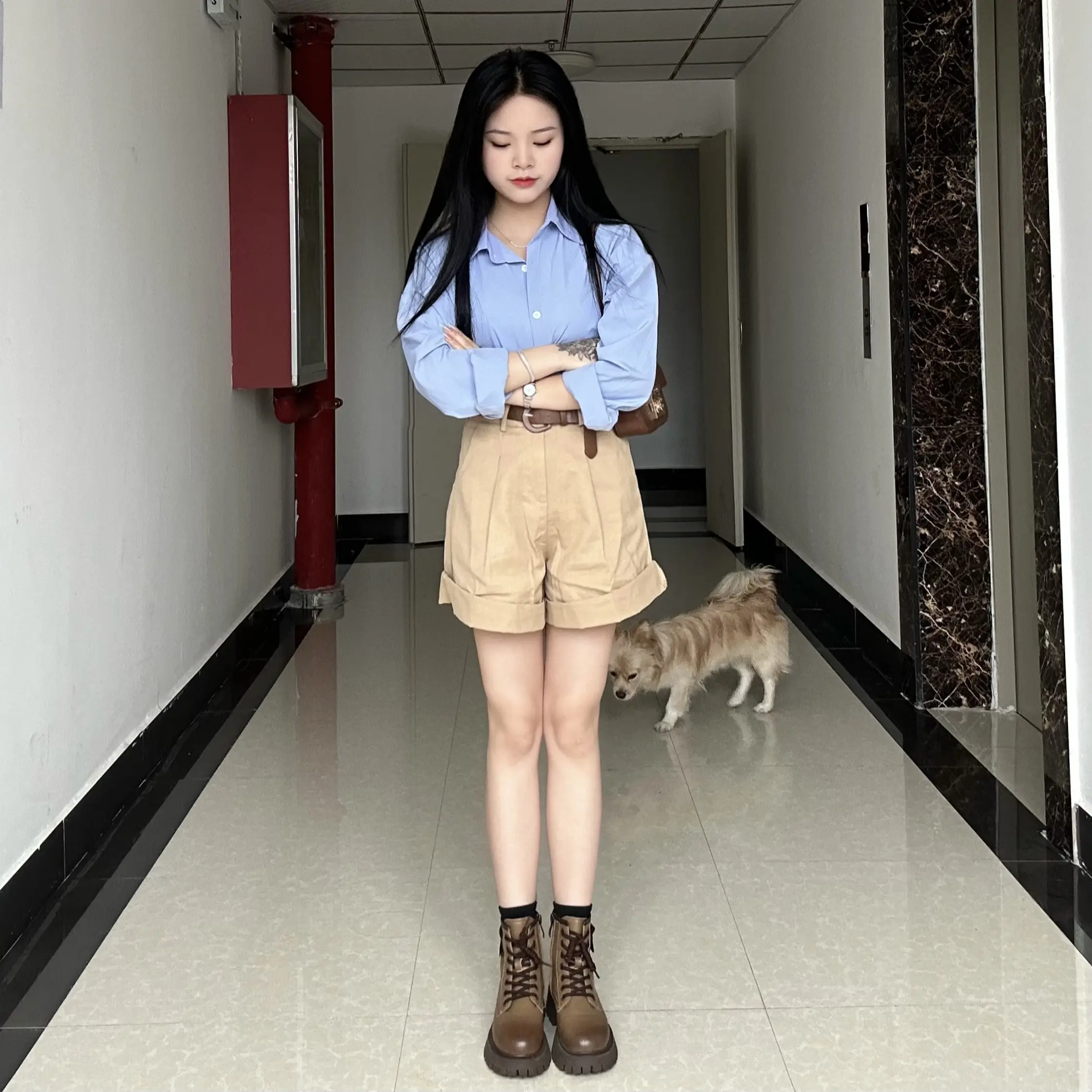 卡其色老钱风高腰显瘦百搭休闲阔腿牛仔短裤女