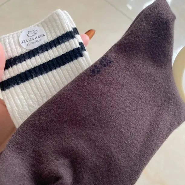 咖色条纹羊绒中筒袜秋冬加厚保暖过款扣号