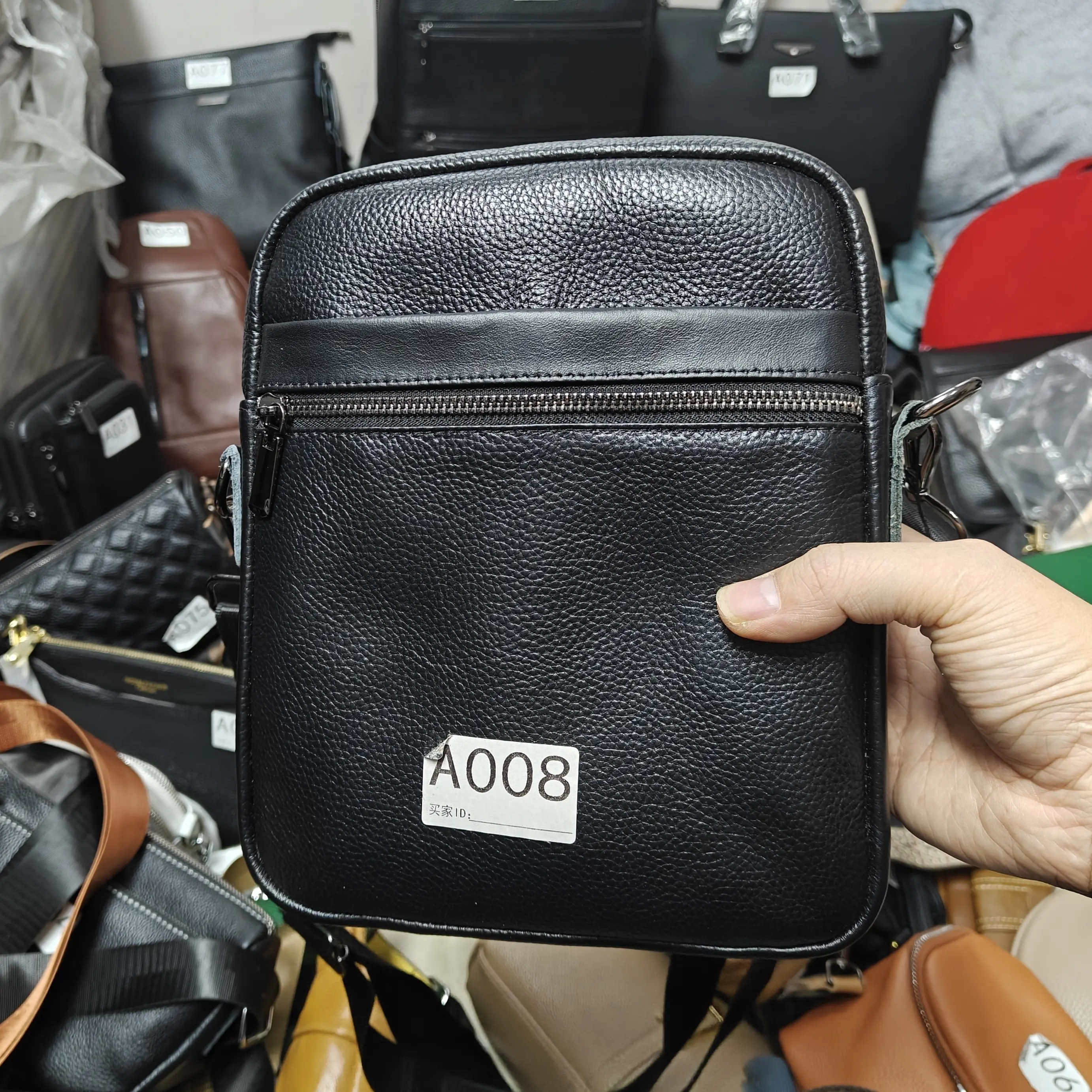 拉链男士单肩包软面牛皮圆筒单肩多功能韩版潮流风