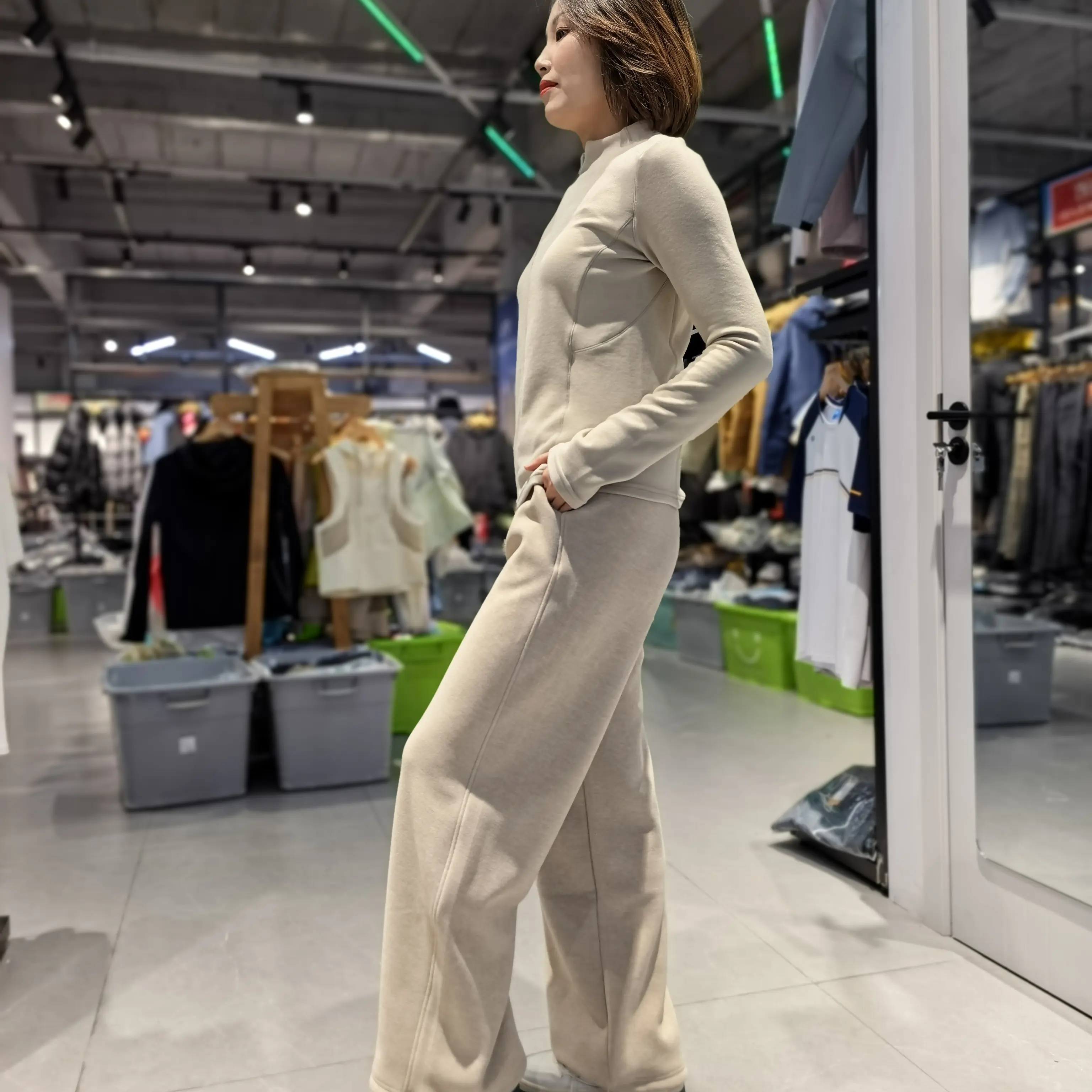 冬季加厚含羊毛加绒阔腿裤女士时尚保暖外穿
