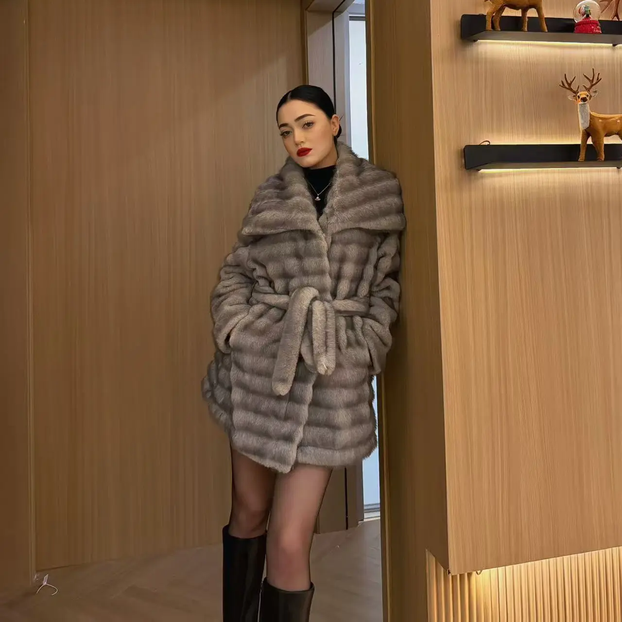 爆款冬季时尚轻奢渐变双色毛毛短外套