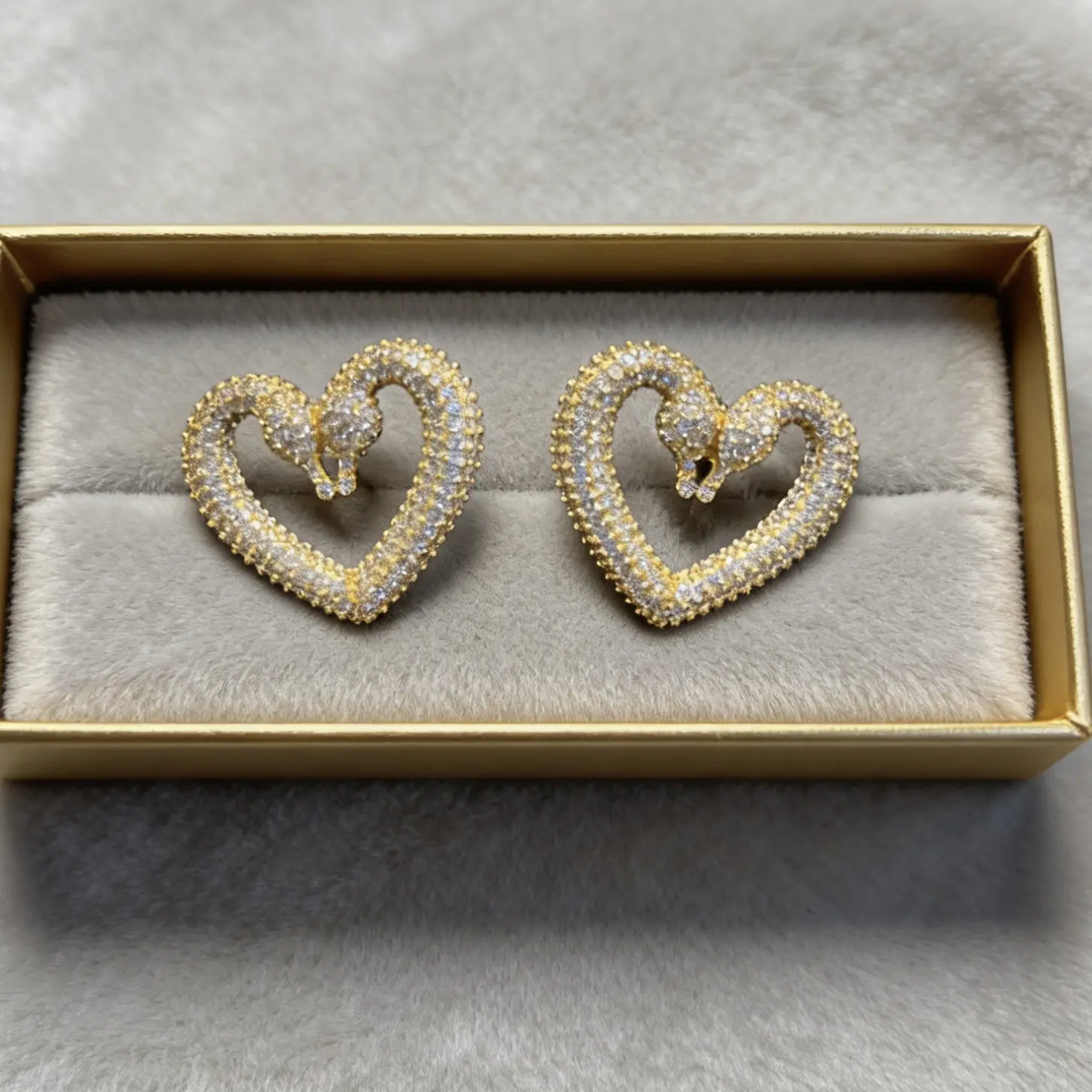 铜合金锆石耳饰 天鹅爱心耳钉轻奢精致复古气质高级感时尚耳饰女