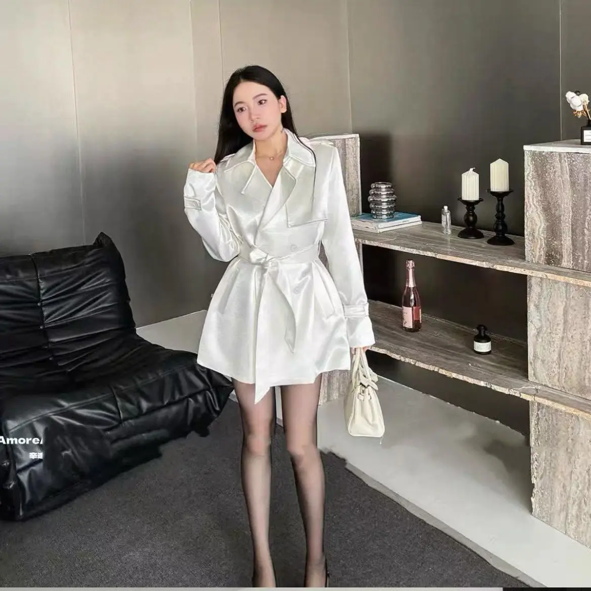 法式杏色醋酸缎面收腰设计感风衣女春小个子高级感赫本风西装外套
