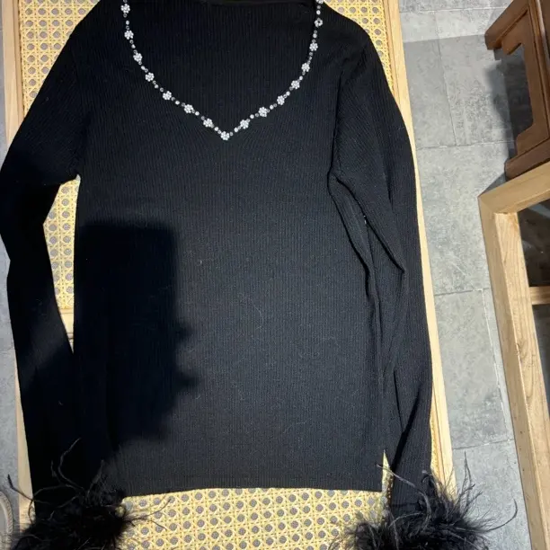 温柔风立体烫钻针织衫女秋冬新款保暖修身打底上衣