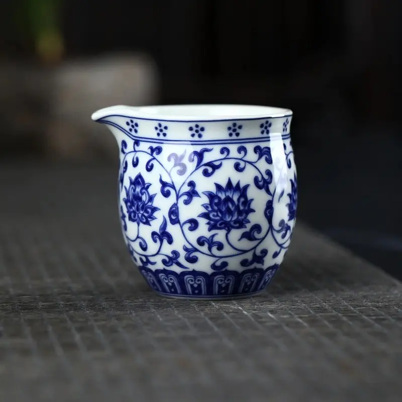 景德镇手工釉下彩青花缠枝莲陶瓷公道杯功夫茶具