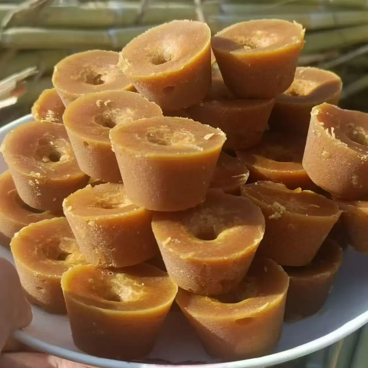 巧家甘蔗纯手工土法熬制小碗红糖块