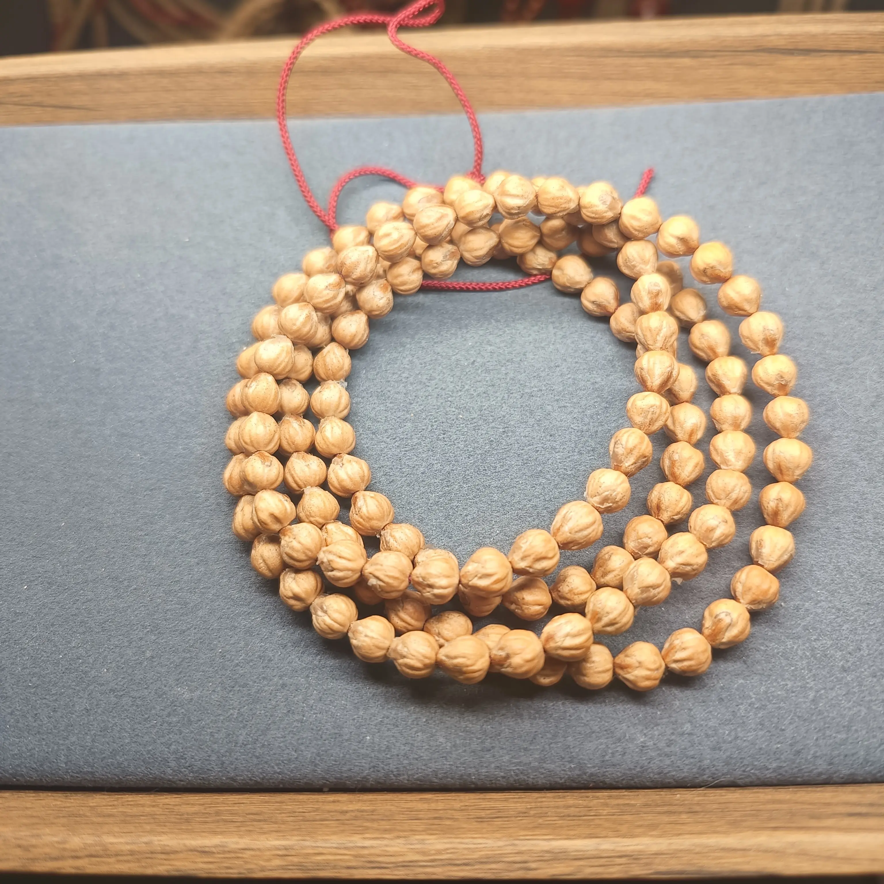 甘孜6+原桩红油莲花柏香籽文玩长串脖挂