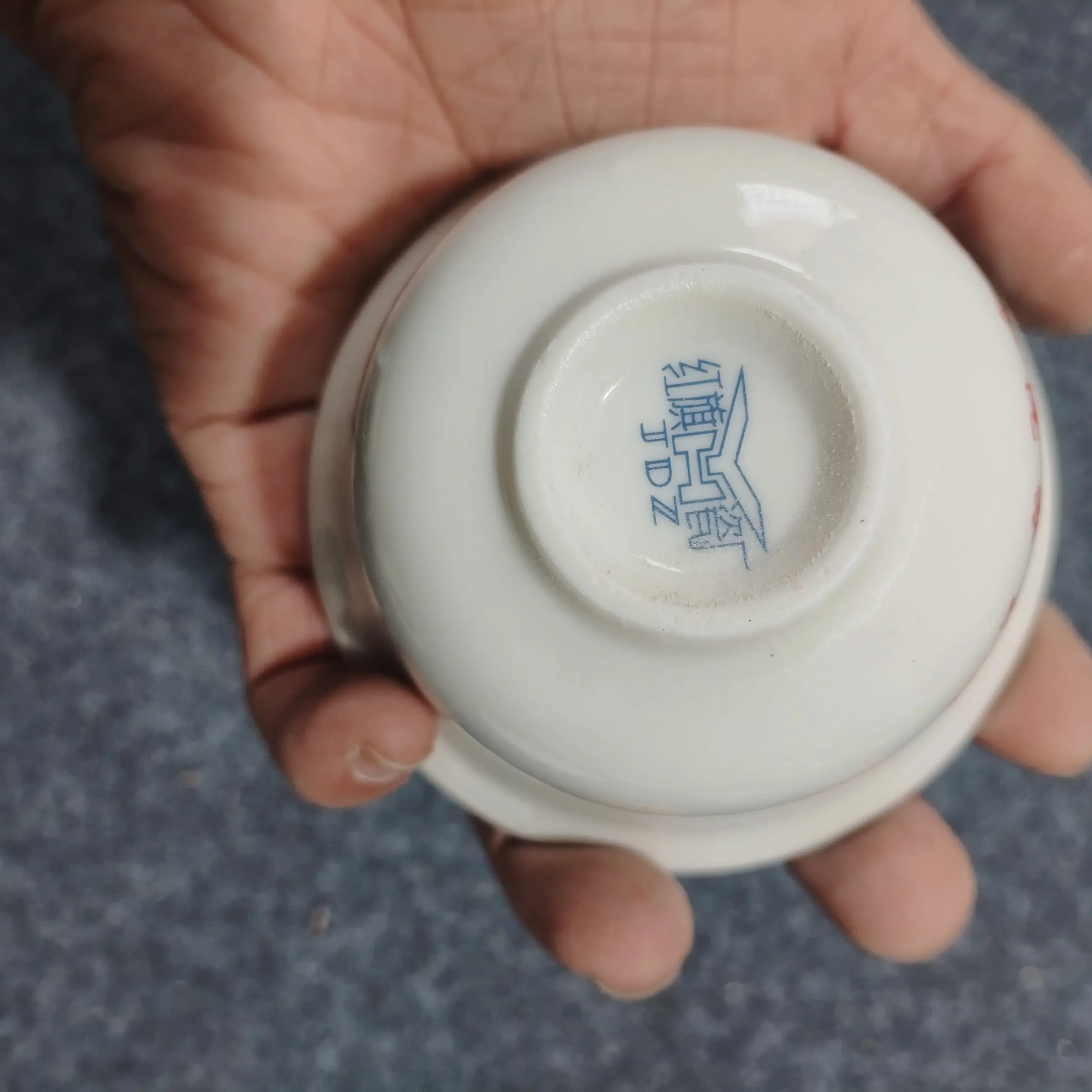 口径8.5厘米左右的杯子