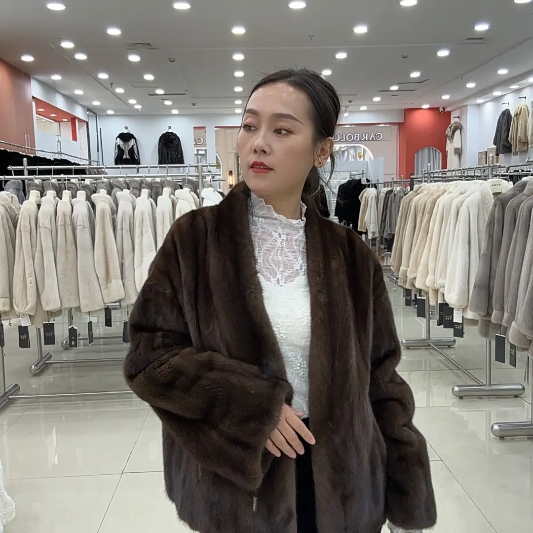 整貂全抽刀工艺v领大阔袖短款皮草外套