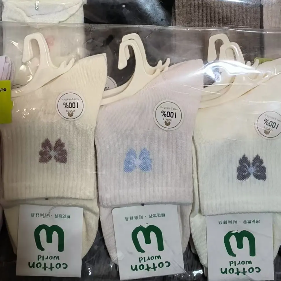 女式棉袜红色和混色