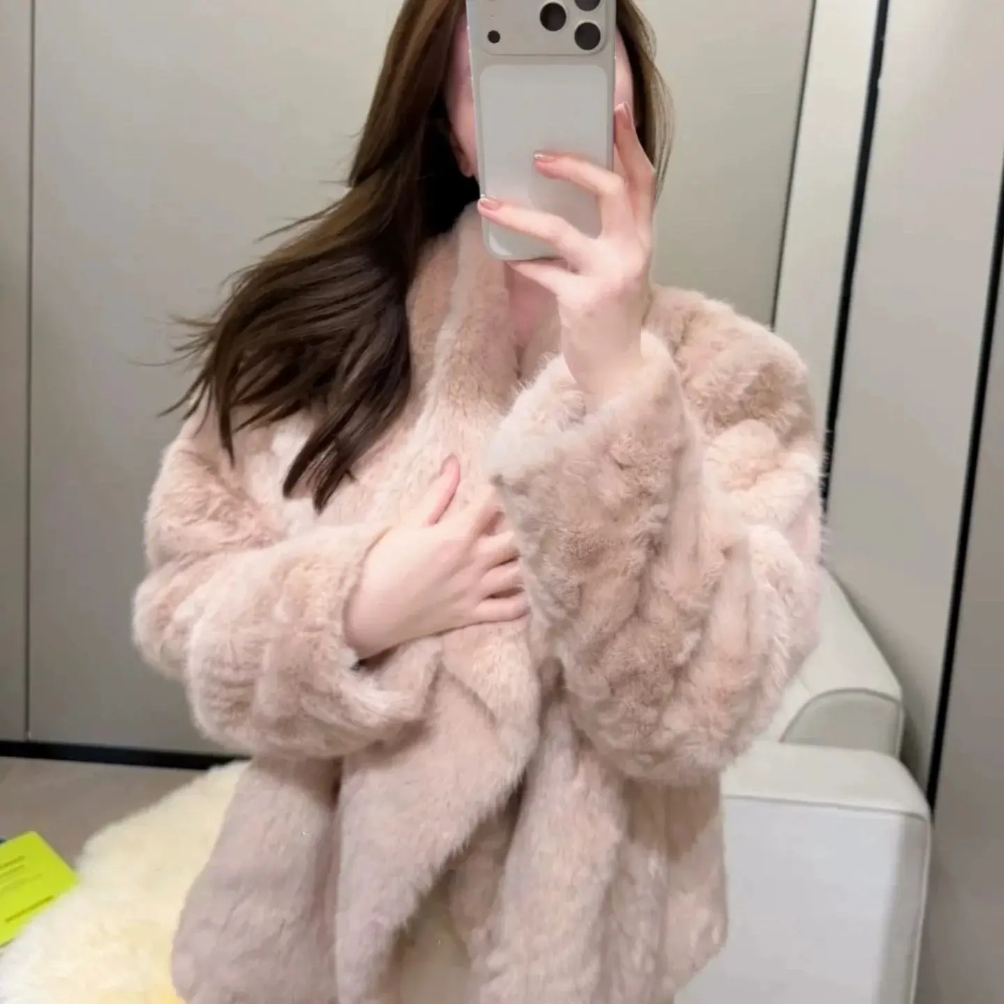 悦己•柔雾奶兔大翻领毛毛外套