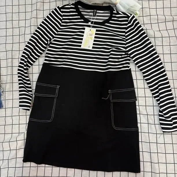 秋冬新款时尚气质百搭减龄显瘦针织条纹连衣裙