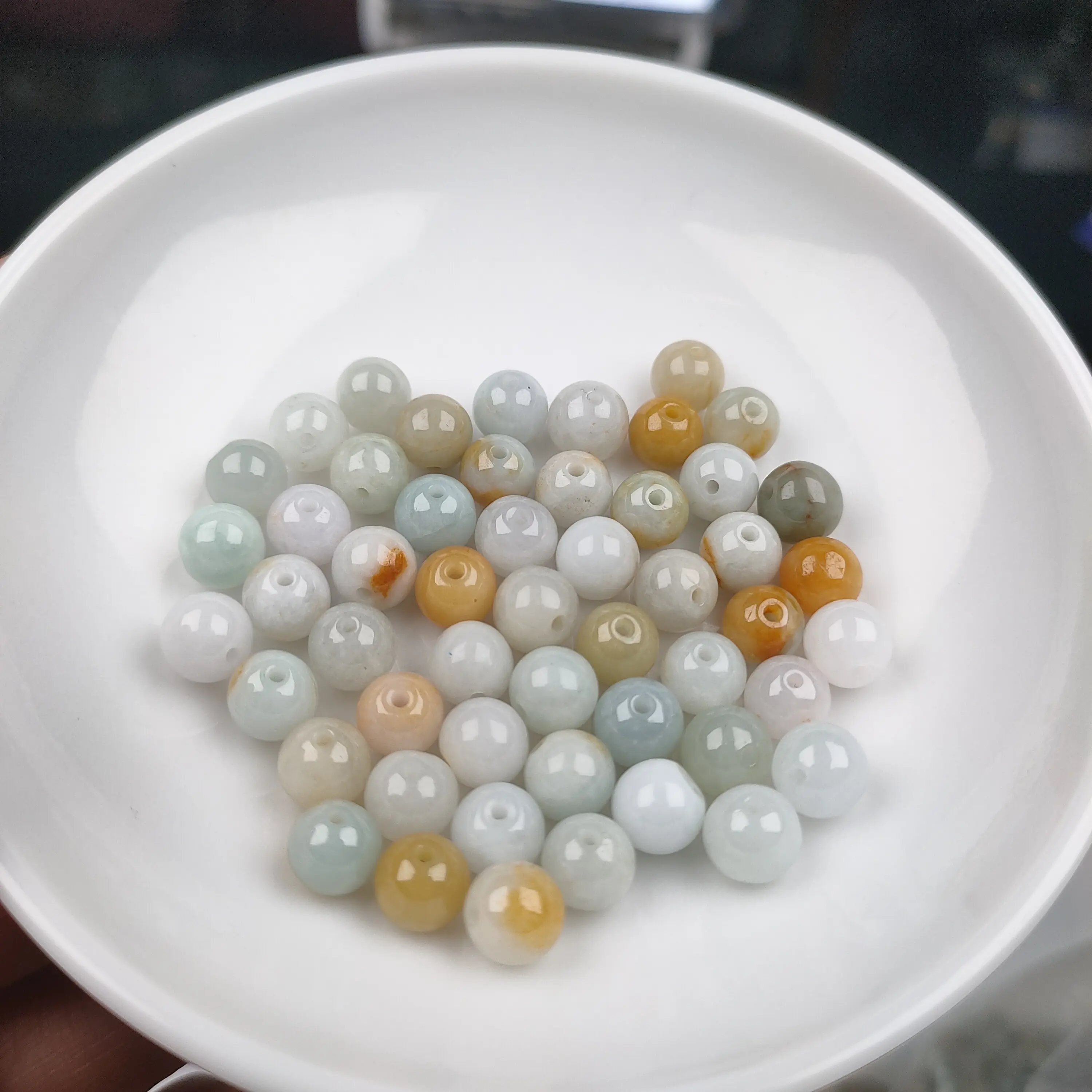 天然翡翠A货.天然黄圆珠.约卡7mm.50颗