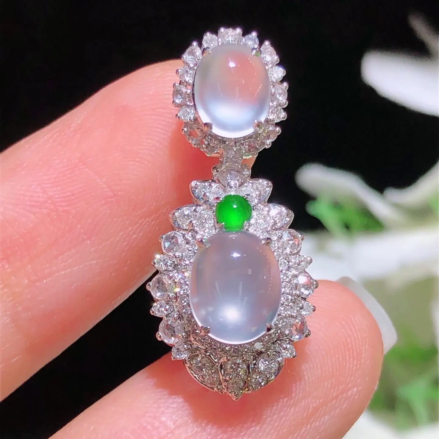 天然缅甸翡翠A货玻璃种蛋面吊坠18k金镶钻