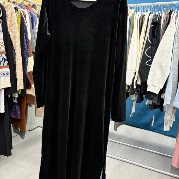 金丝绒长袖连衣裙女春秋季宽松显瘦气质女神打底裙时尚百搭