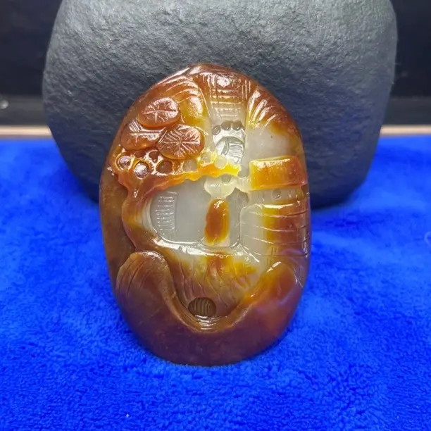 新疆和田玉山水手把件168克