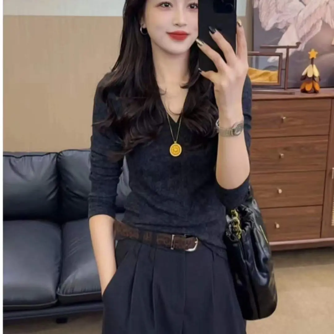 V领长袖T恤女秋季修身显瘦打底衫时尚简约百搭内搭上衣