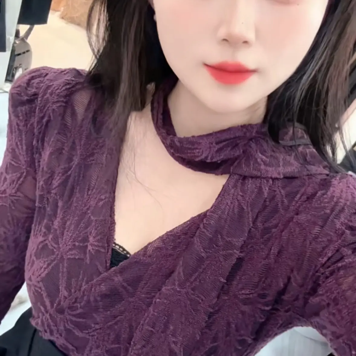 挂脖V领褶皱长袖T恤女不规则修身显瘦内搭打底衫秋季新款上衣