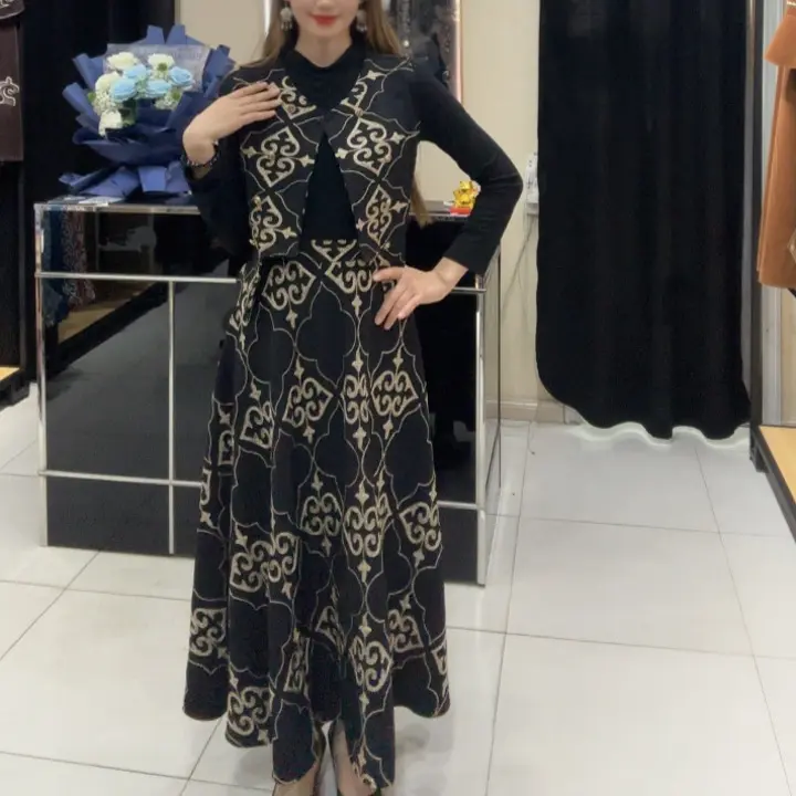 新款新中式国风时尚刺绣气质连衣裙套装