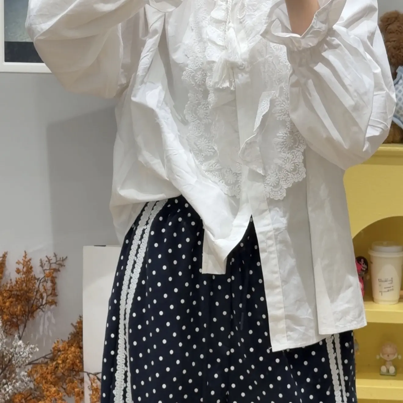 西子女装 （韩国定制款简约长袖木耳边衬衫女）