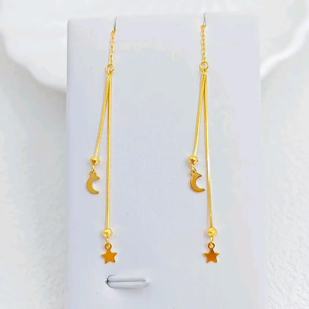 周大金足金气质百搭星月长款流苏耳线耳饰