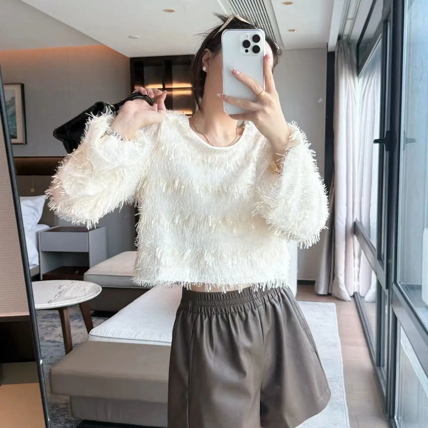 圆领亮片流苏长袖短款小衫辣妹风后背开口时髦上衣